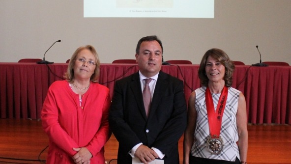 Planalto - A professora Teresa Espregueira foi agraciada com o prémio Pe. Nuno Burguete