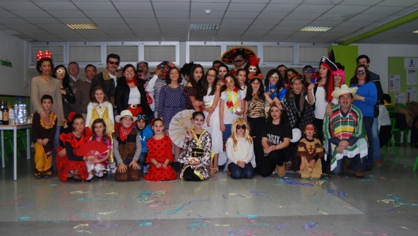 Planalto - Colaboração Familiar do 2ºCEB organiza Festa de Carnaval